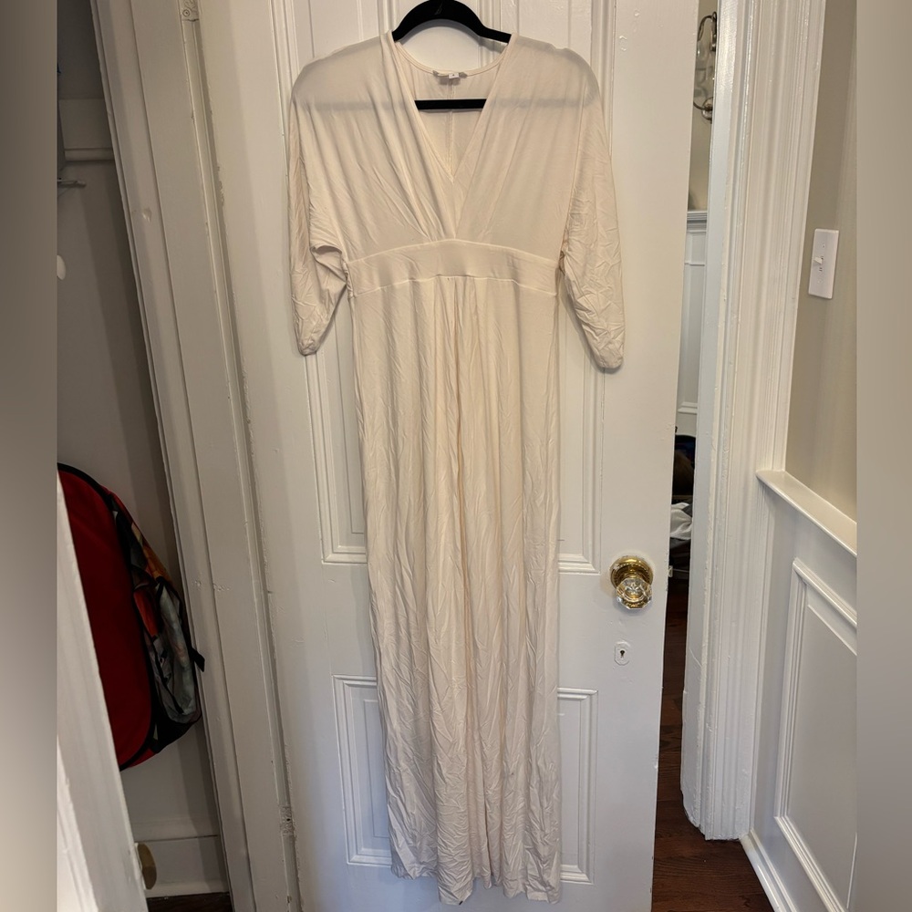Ingrid & Isabel cream maternity dress